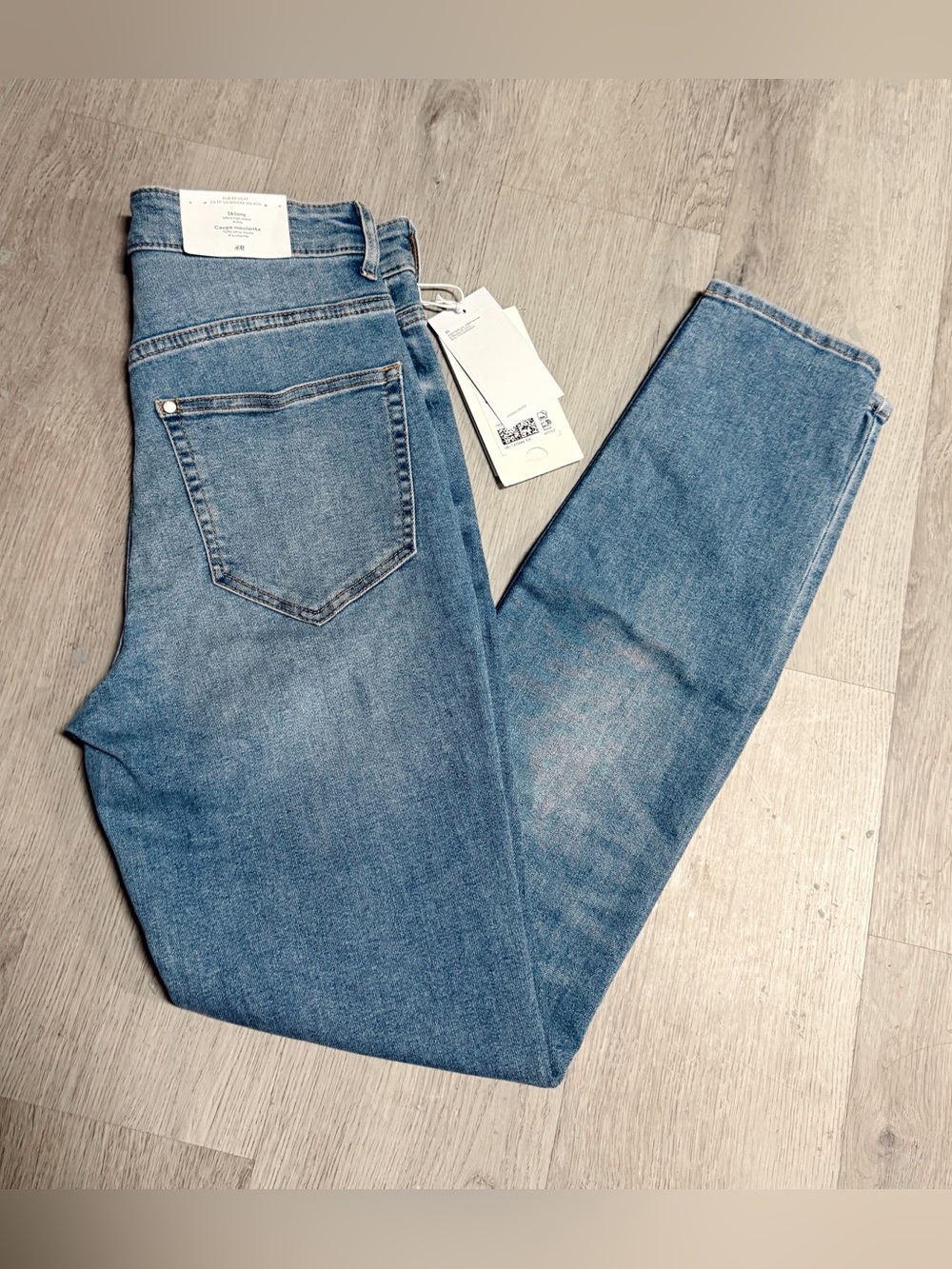 •H&M• ULTRA HIGH WAIST SKINNY ANKLE JEANS